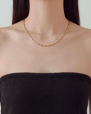 FINA CHAIN NECKLACE