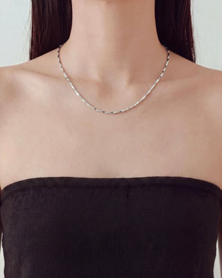 FINA CHAIN NECKLACE