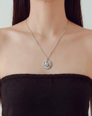COIN PENDANT NECKLACE