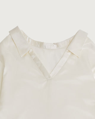 EFFORTLESS V-NECK SHIRT