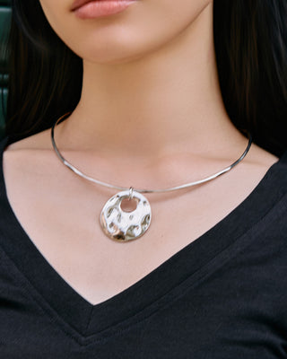 Ripple neck cuff