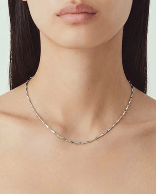 FINA CHAIN NECKLACE