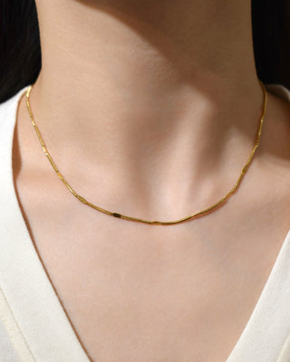 NUDE CHAIN NECKLACE