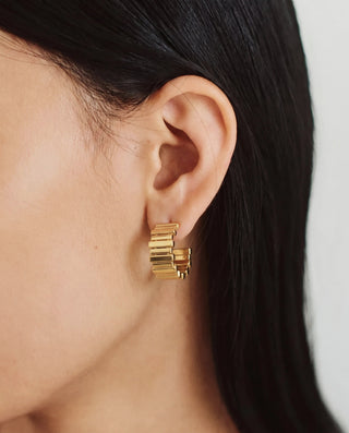 MODERN BOLD HOOP PIERCE