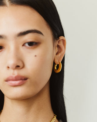 MOLDED OVAL HOOP PIERCE
